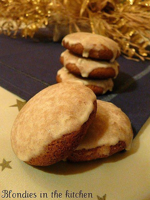 Lebkuchen - miękkie pierniczki z migdałami i cytrusami
