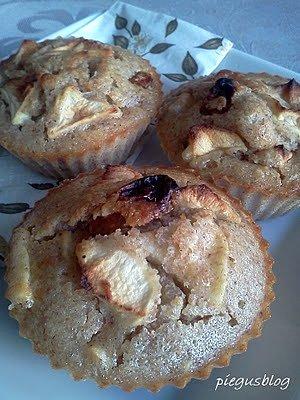 Cynamonowe muffiny z jabłkami i rodzynkami