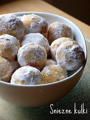 Śnieżne kulki kokosa z masłem orzechowym i crunchy