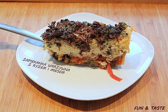 Noworoczna zapiekanka z mięsem mielonym, warzywami i serem gouda