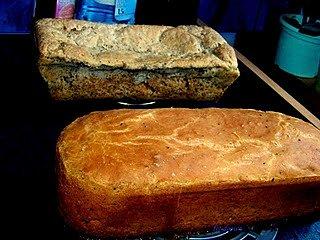 Chlebek z suszonymi pomidorami i czarnuszką