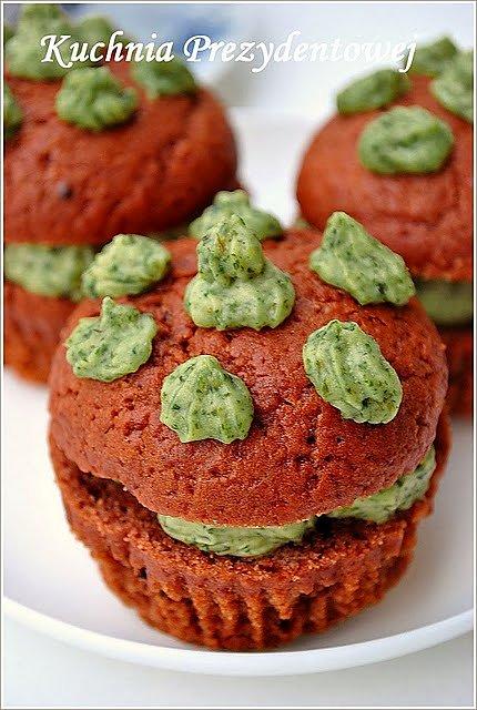 Muffinki czekoladowe z kremem miętowym