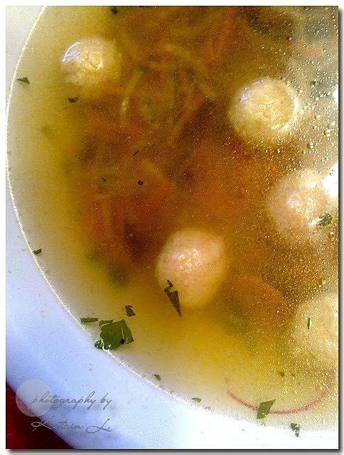 Zupa z kuleczkami