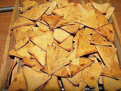 Nachos z chili i salsą na imprezę
