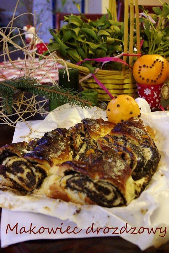 Makowiec drożdżowy