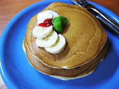 Pancakes z jogurtem naturalnym jako alternatywa dla naleśników i placków