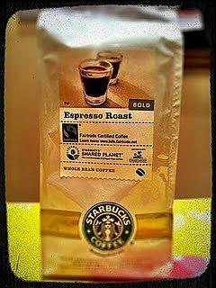 Domowe latte z kawy starbucks espresso roast