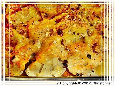 Orzechowe crumble z ziemniakami i kalafiorem