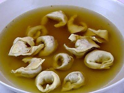 Tortellini w aromatycznym bulionie