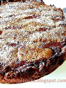 Linzer Torte z orzechami laskowymi i cynamonem