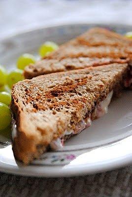 Croque-monsieur na słodko - przepis na śniadanie