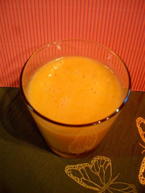Smoothie bananowo-pomarańczowe na witaminy c