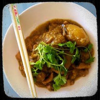 Curry mussaman z wołowiny – tajskie danie z mleczkiem kokosowym