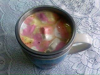 Kawa z piankami marshmallow