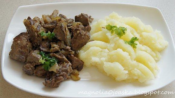 Wątróbka drobiowa z puree ziemniaczanym