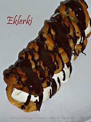 Eklerki z bitą śmietaną i polewą czekoladową