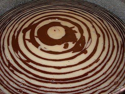 Babka pasiasta zwana zebra z polewą kawową