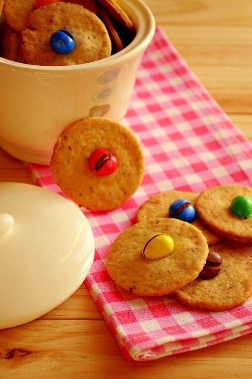 Ciasteczka orzechowe z M&M's