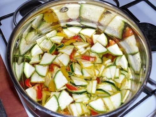 Curry z kurczakiem i ciecierzycą