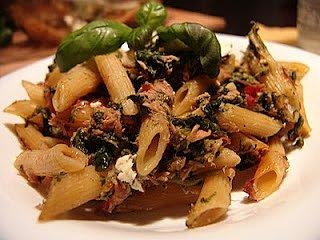 Penne al tonno z tuńczykiem i makaronem