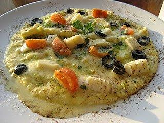 Omlet z mozzarellą i pomidorami