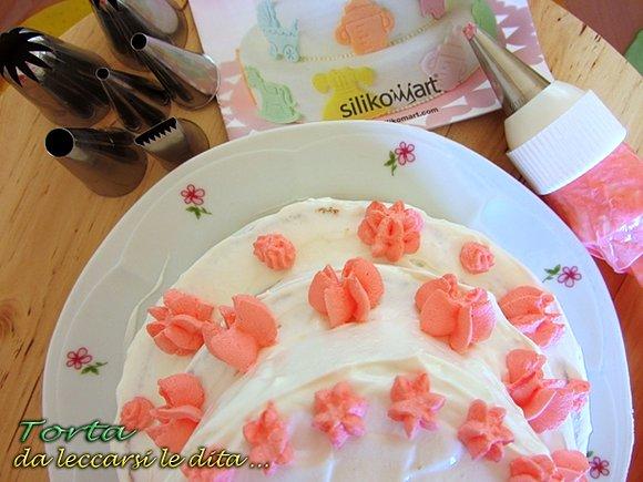 Torta di compleanno a piani