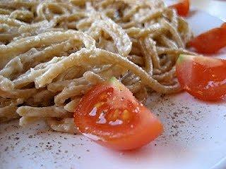 Fettucini Alfredo ze spaghetti