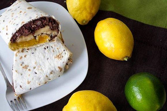Tropikalne burrito śniadaniowe