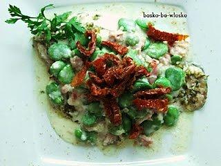Pieczony filet z barramundi z czosnkiem – przepis na rybę