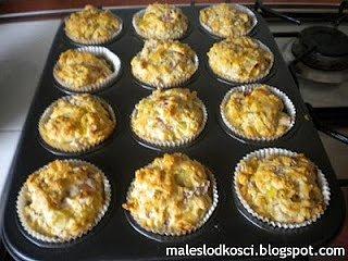 Muffiny wytrawne ze szynką i serem na śniadanie