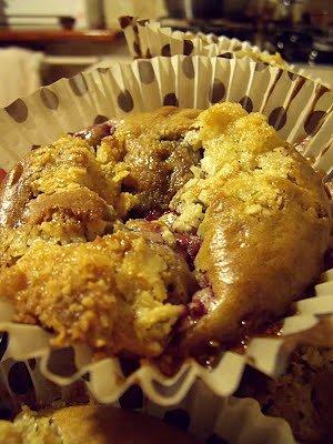 Malinowe muffinki z kruszonką