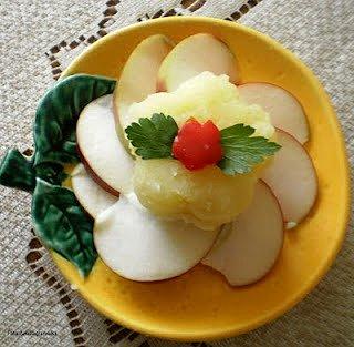 Puree ziemniaczano-jabłkowe jako dodatek do kiełbasy