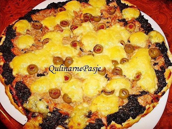 Międzynarodowy dzień pizzy - pyszne chrupiące ciasto z dodatkami