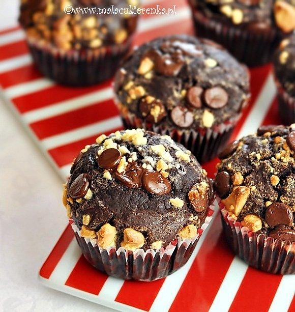 Muffiny czekoladowe z jabłkiem i kakaem