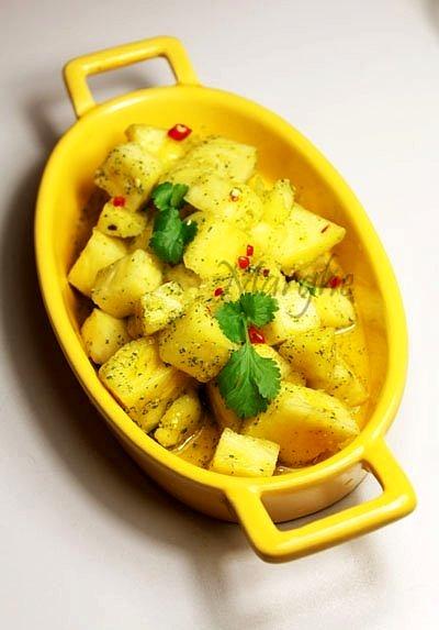 Ananas na ostro z kolendrą i chili