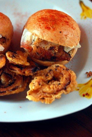 Mini fast food z krążkami cebulowymi