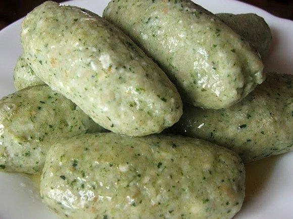 Knedle serowo-szpinakowe