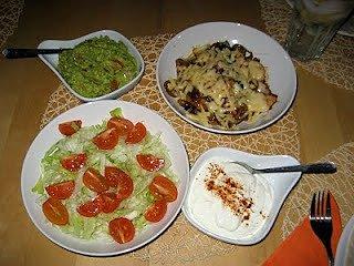 Kurczak fajitas z warzywami i awokado