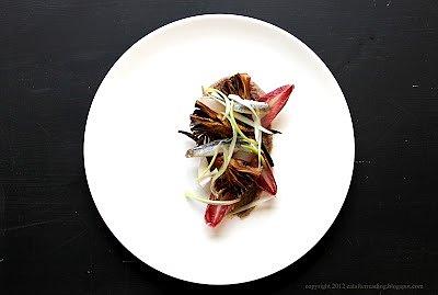 Smażone karczochy na pekanowym puree z anchovies