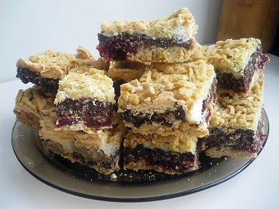 Pleśniak - pyszne ciasto z owocami i galaretką