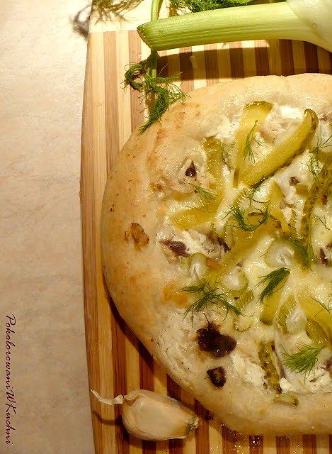 Pizza z wędzoną makrelą