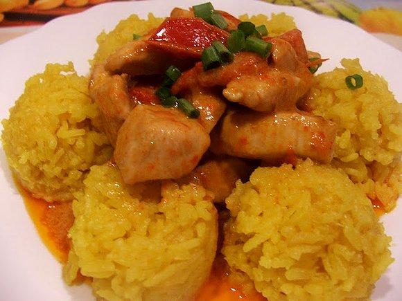 Kurczak w czerwonej paście curry
