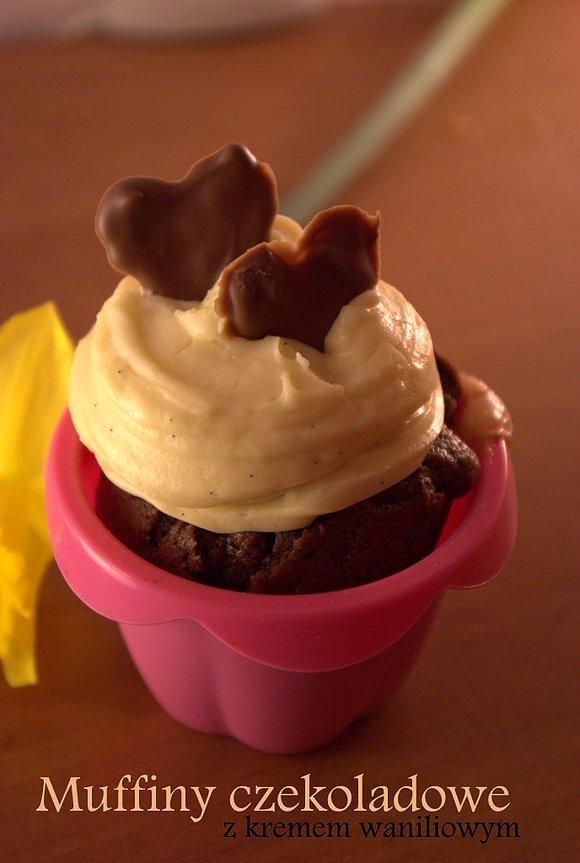 Muffiny czekoladowe z kremem waniliowym