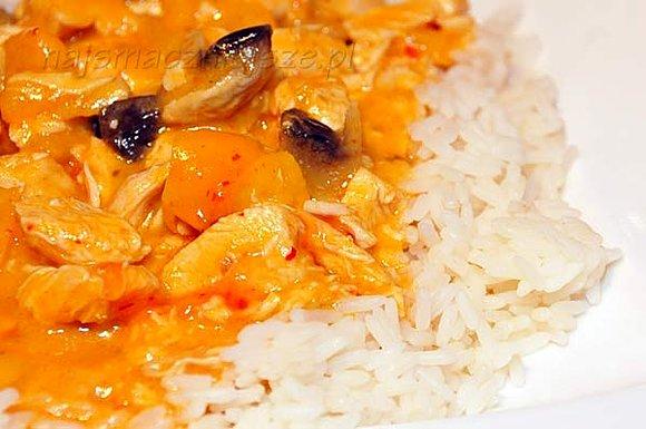 Kurczak w czerwonym sosie curry