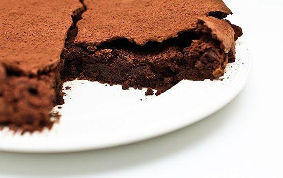 Tort czekoladowy z amaretto
