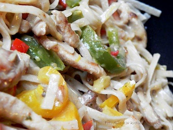 Tajskie zielone curry z papryką bez mięsa lub z mięsem