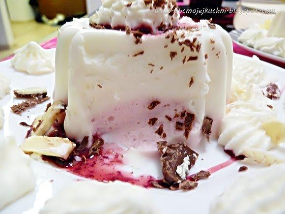 Wspaniały deser a'la panna cotta