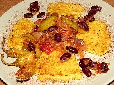Polenta z peperoni i warzywami