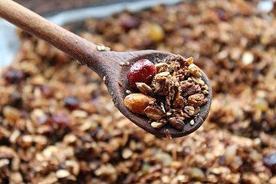 Granola z czekoladą i orzechami
