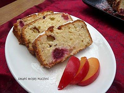 Ciasto kokosowe z rabarbarem i wiśniami